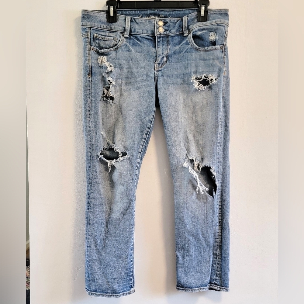 American Eagle Artist Straight Light Wash Distressed Destroyed Low Rise Grunge